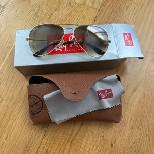 Ray-Ban Aviator/Pilot Light Brown Gradient Lens Large with Gold Polish Frame